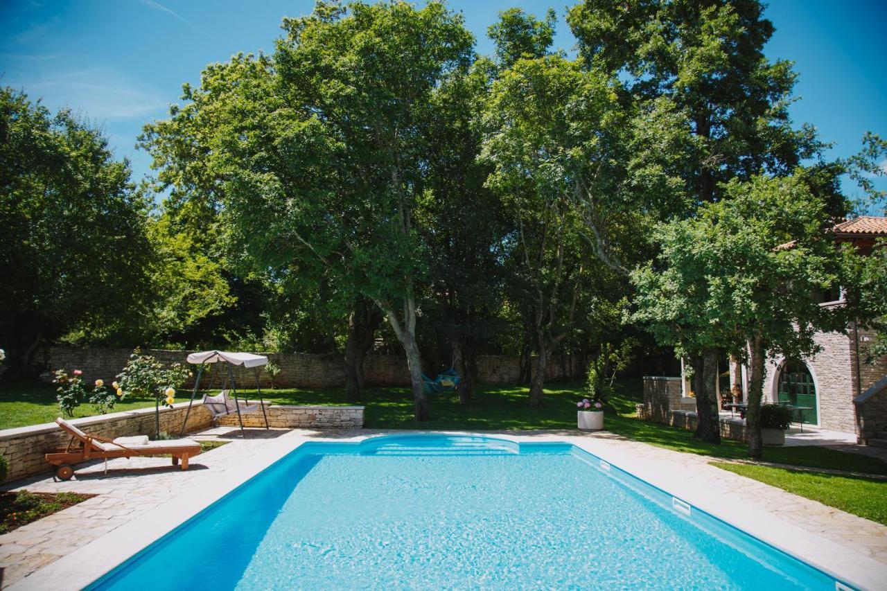 Villa Kringa Tinjan エクステリア 写真