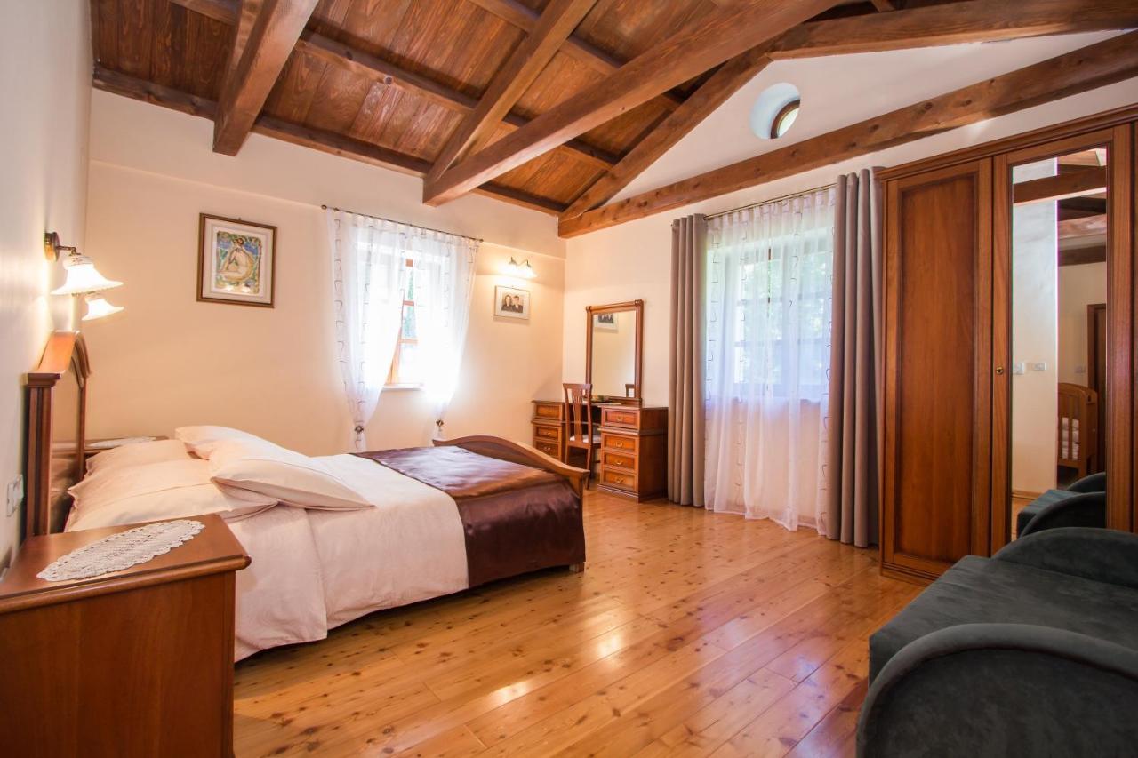 Villa Kringa Tinjan エクステリア 写真