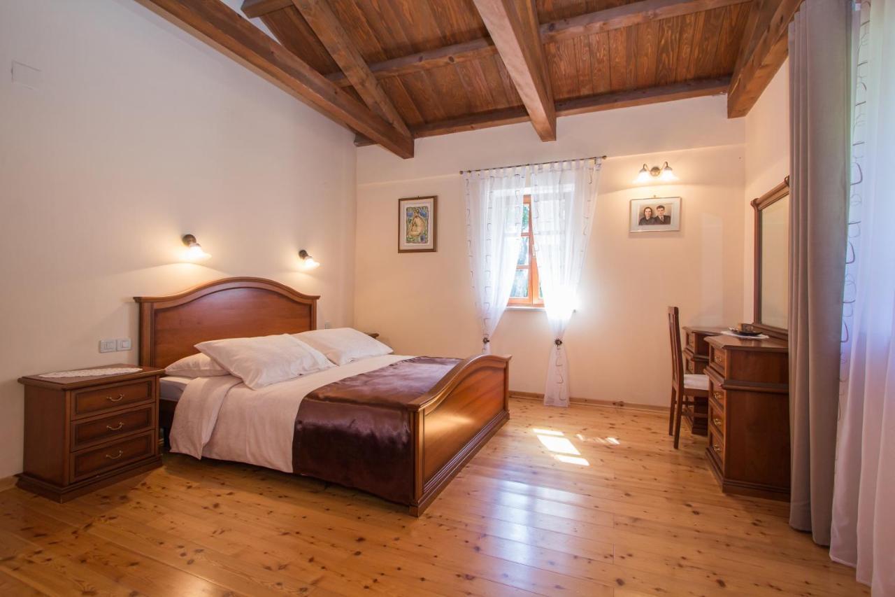 Villa Kringa Tinjan エクステリア 写真