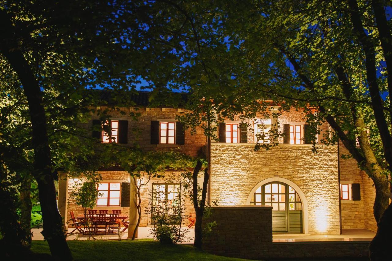 Villa Kringa Tinjan エクステリア 写真