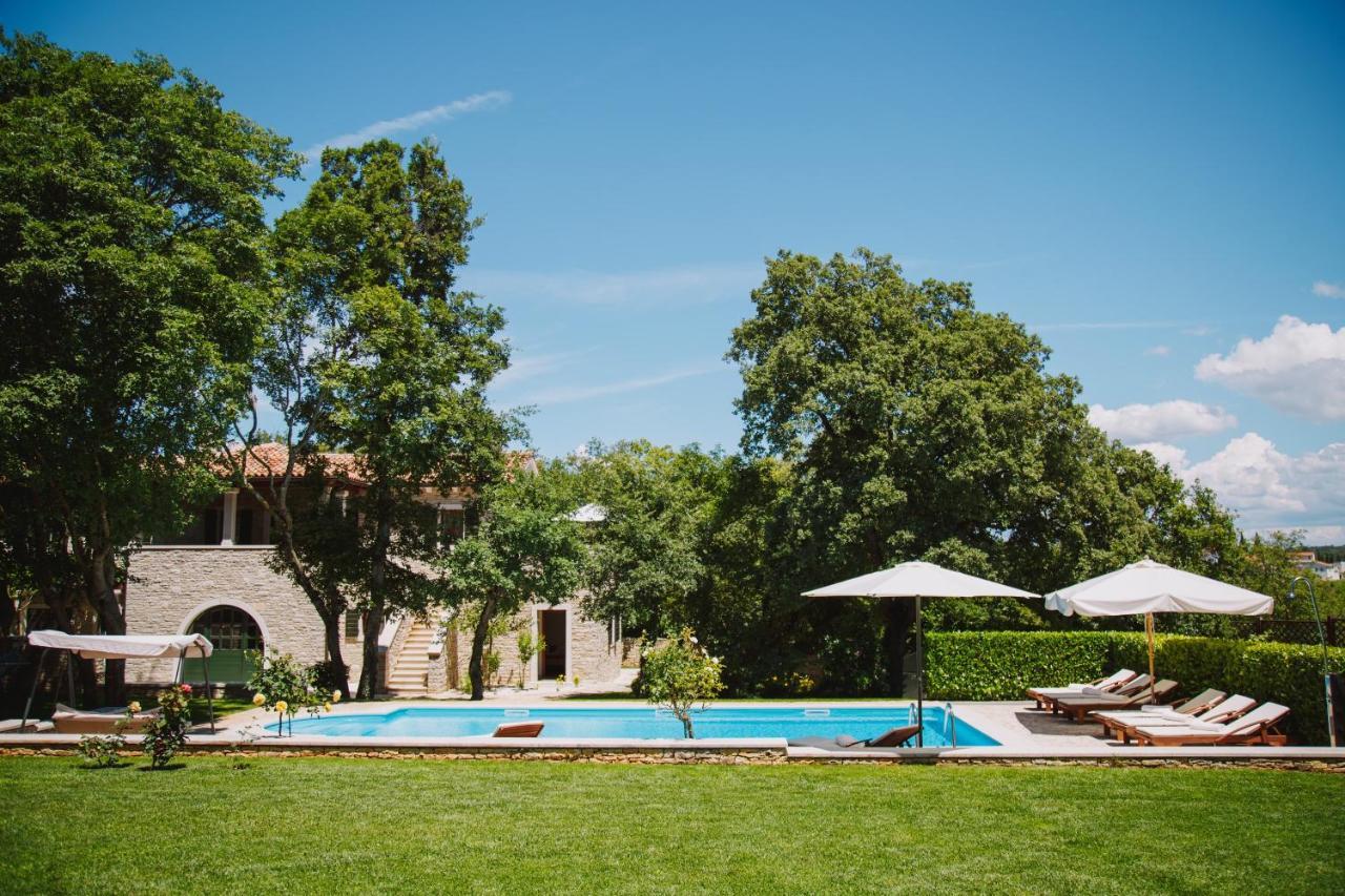 Villa Kringa Tinjan エクステリア 写真