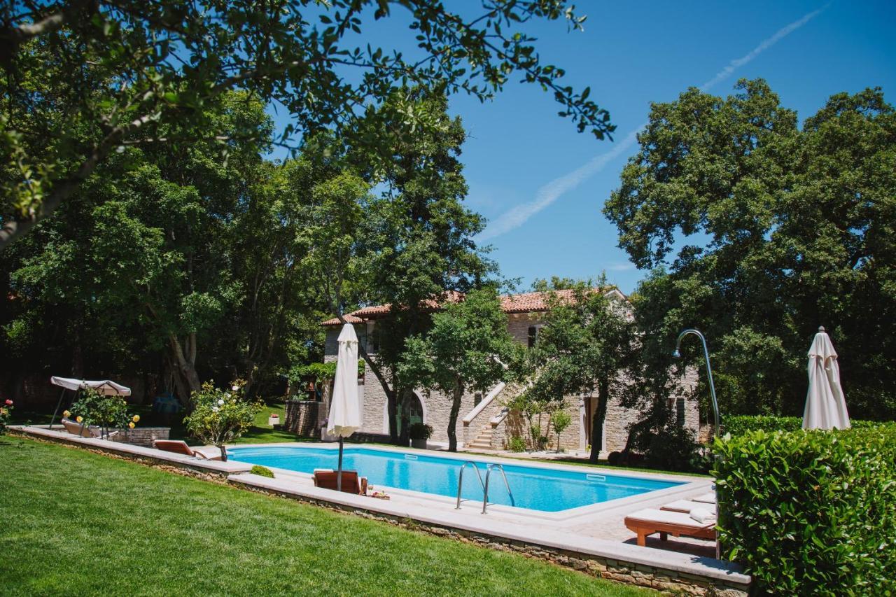 Villa Kringa Tinjan エクステリア 写真