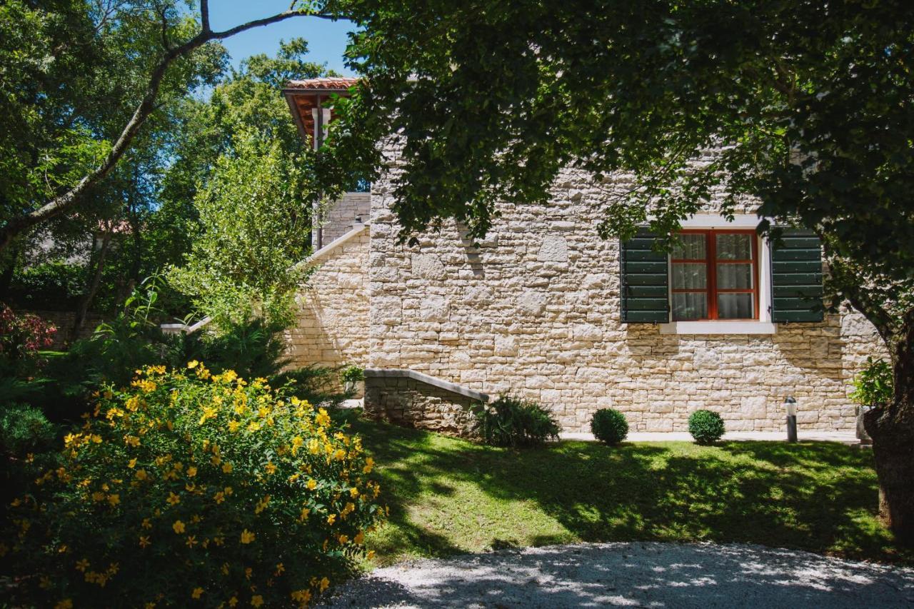 Villa Kringa Tinjan エクステリア 写真