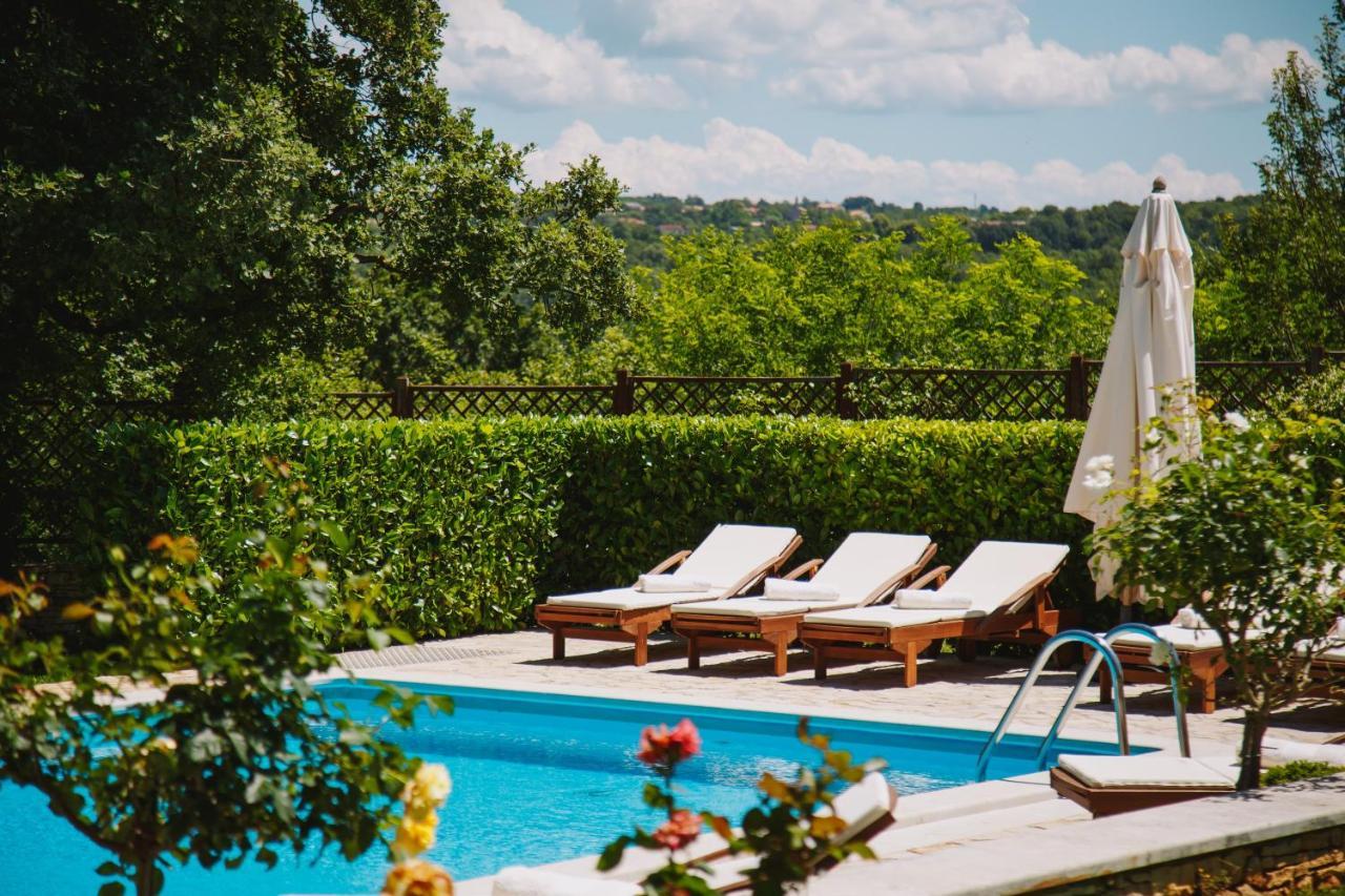 Villa Kringa Tinjan エクステリア 写真