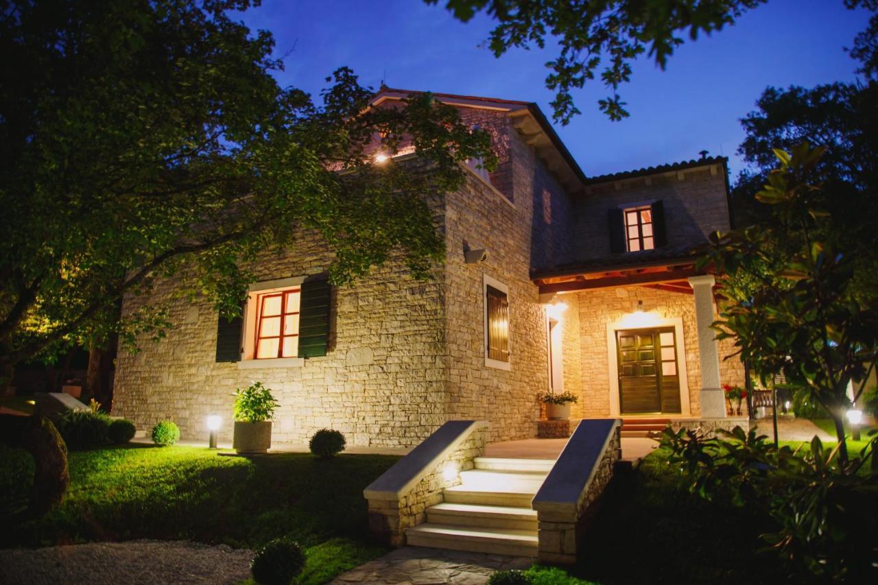 Villa Kringa Tinjan エクステリア 写真
